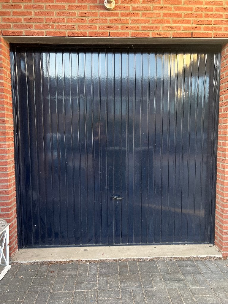 Blauwe garagedeur - kanteldeur, Doe-het-zelf en Verbouw, Deuren en Horren, Ophalen, Gebruikt, Garagedeur, Metaal