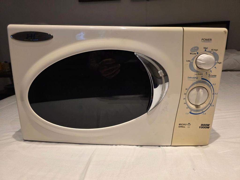 Goedwerkende en schone magnetron met grillfunctie, Ophalen of Verzenden, Grill, Draaiplateau