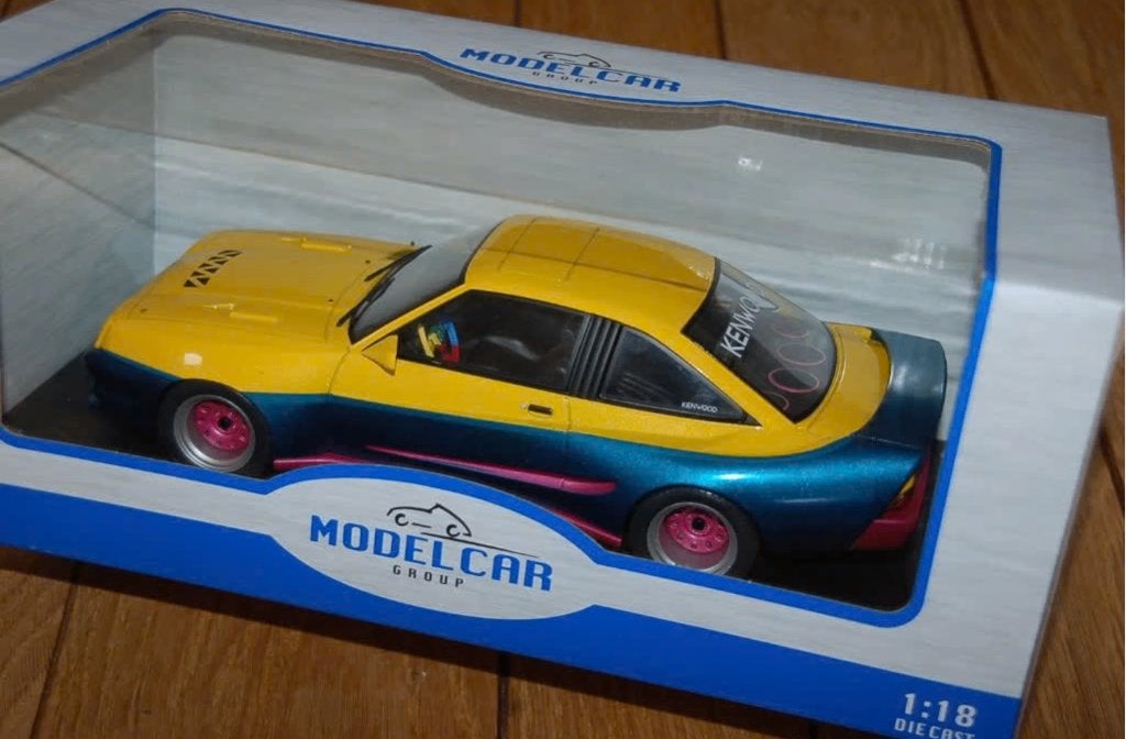 1:18 OPEL MANTA B MANTA MANTA filmauto MCG WRH, Hobby en Vrije tijd, Modelauto's | 1:18, Verzenden, Zo goed als nieuw, Bburago