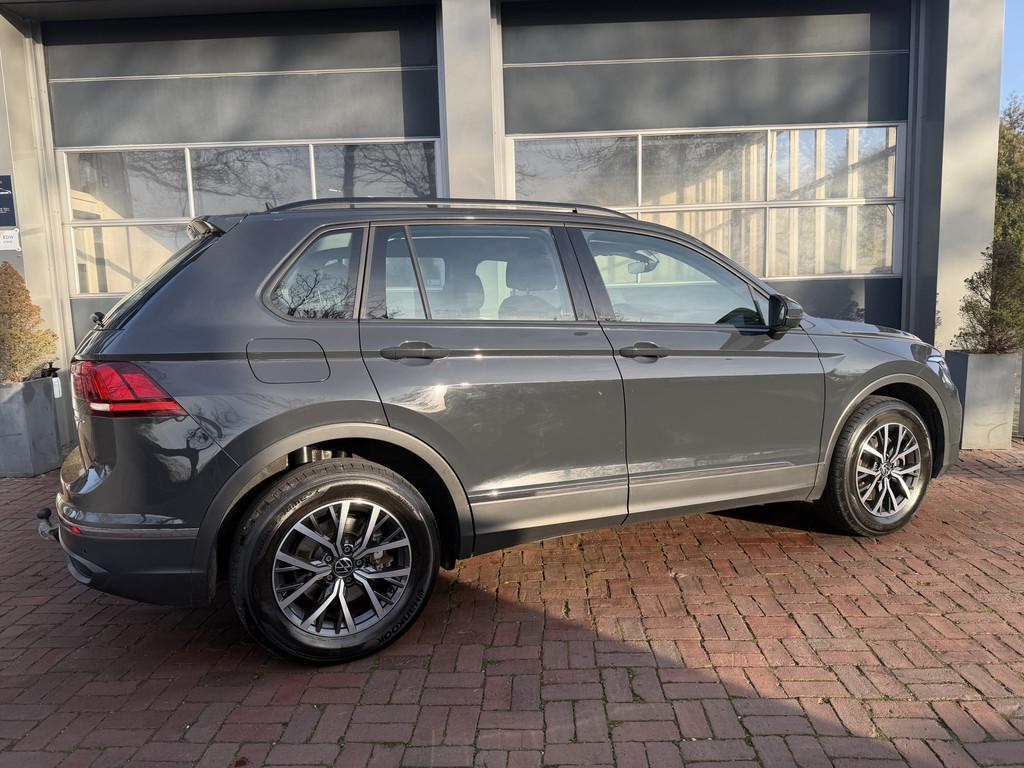 Volkswagen Tiguan 1.4 TSI eHybrid R-Line Business+ Bj 2022 2, Auto's, Volkswagen, Stof, Euro 6, 59 km/l, Grijs