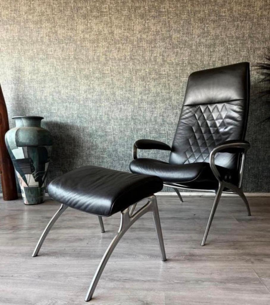Stressless James Lounge Chair Ottoman Black Leather Aluminum, Ophalen, -, -, Zo goed als nieuw