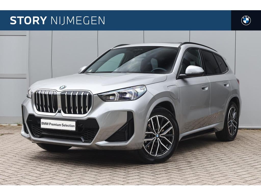 BMW X1 xDrive25e M Sport Automaat / Panoramadak / Trekhaak /, Gebruikt, Bedrijf, Hybride Elektrisch/Benzine, 3 cilinders