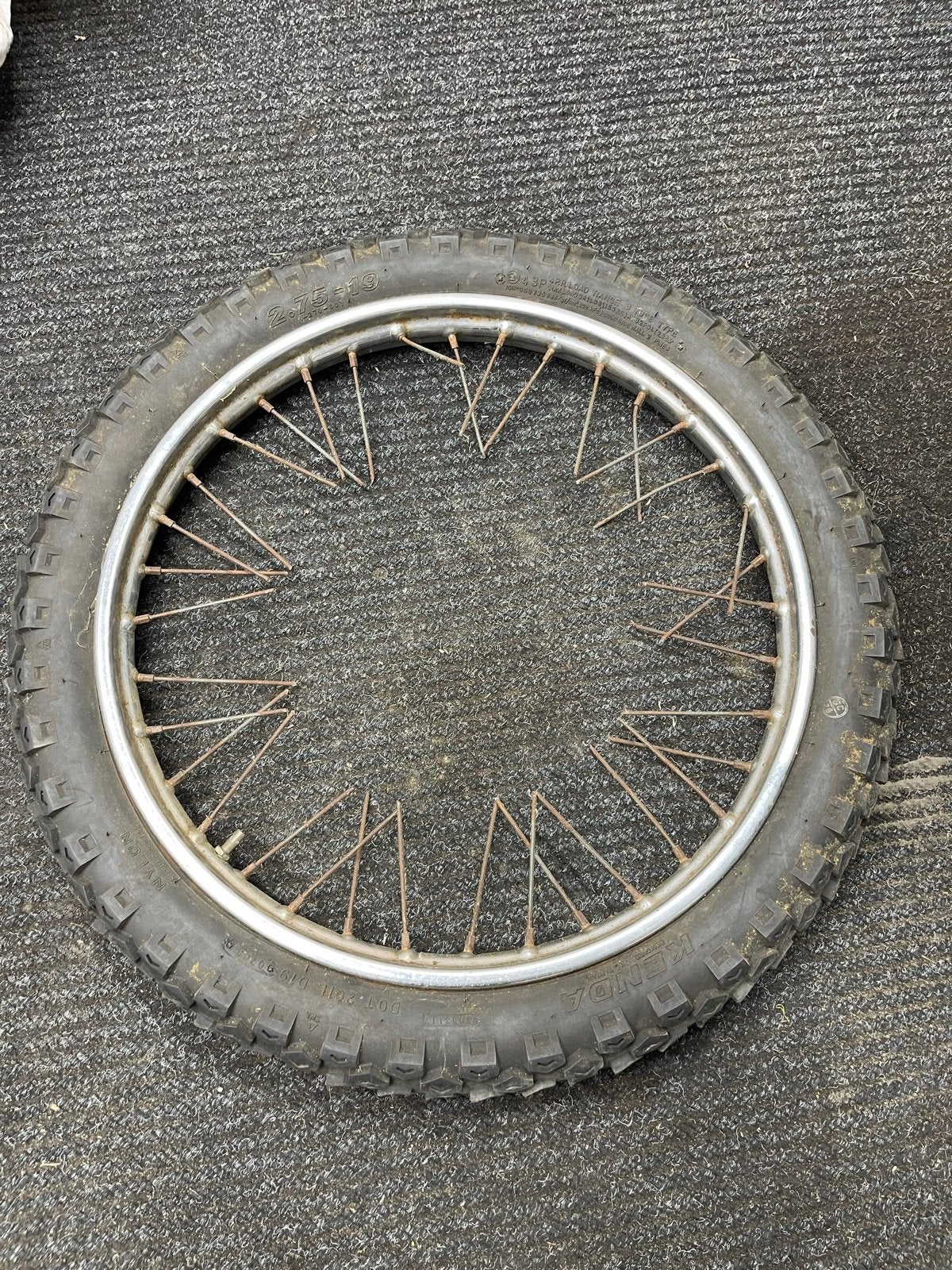 Originele Honda MT5 MT8 19 inch Araya velg met Kenda band, Ophalen of Verzenden, Gebruikt, Overige typen