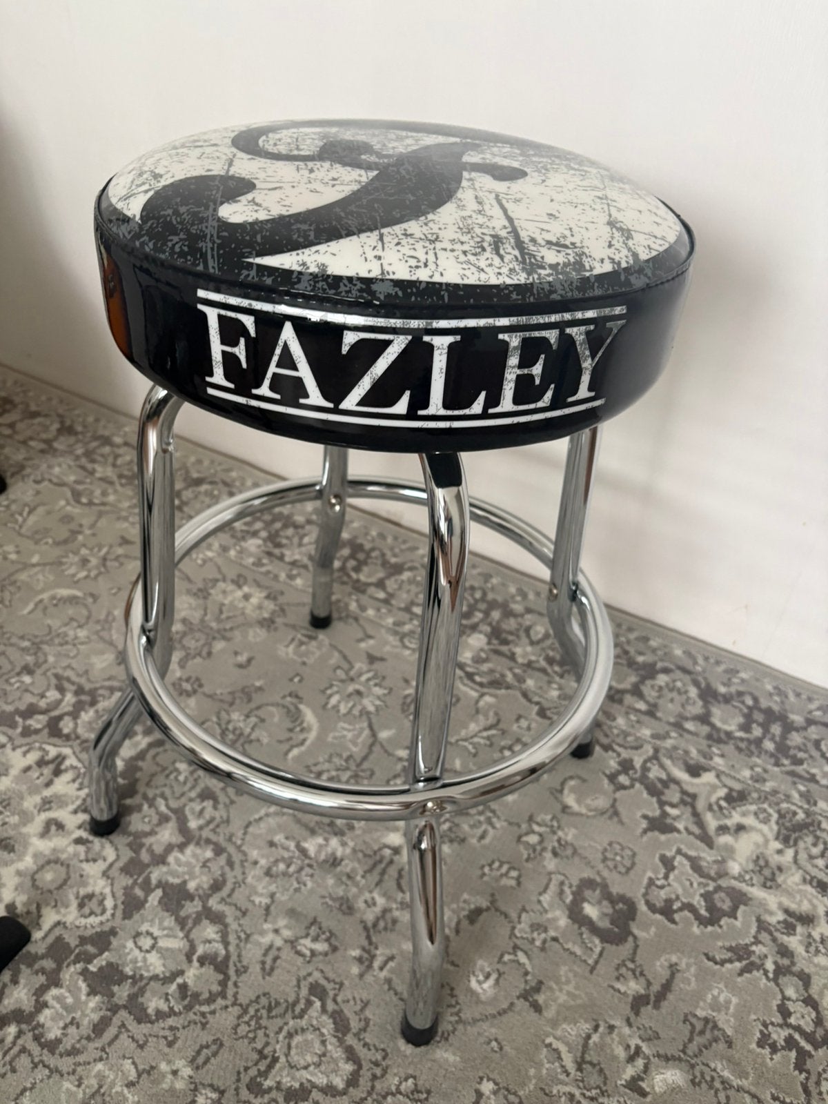 Gitaarkruk Fazley Barstool 60 cm kruk met vintage logo 60 cm, Ophalen, Zo goed als nieuw, Elektrische gitaar