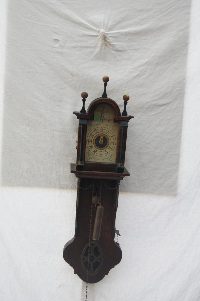 Mini staart klokje, Antiek en Kunst, Antiek | Klokken, Ophalen of Verzenden