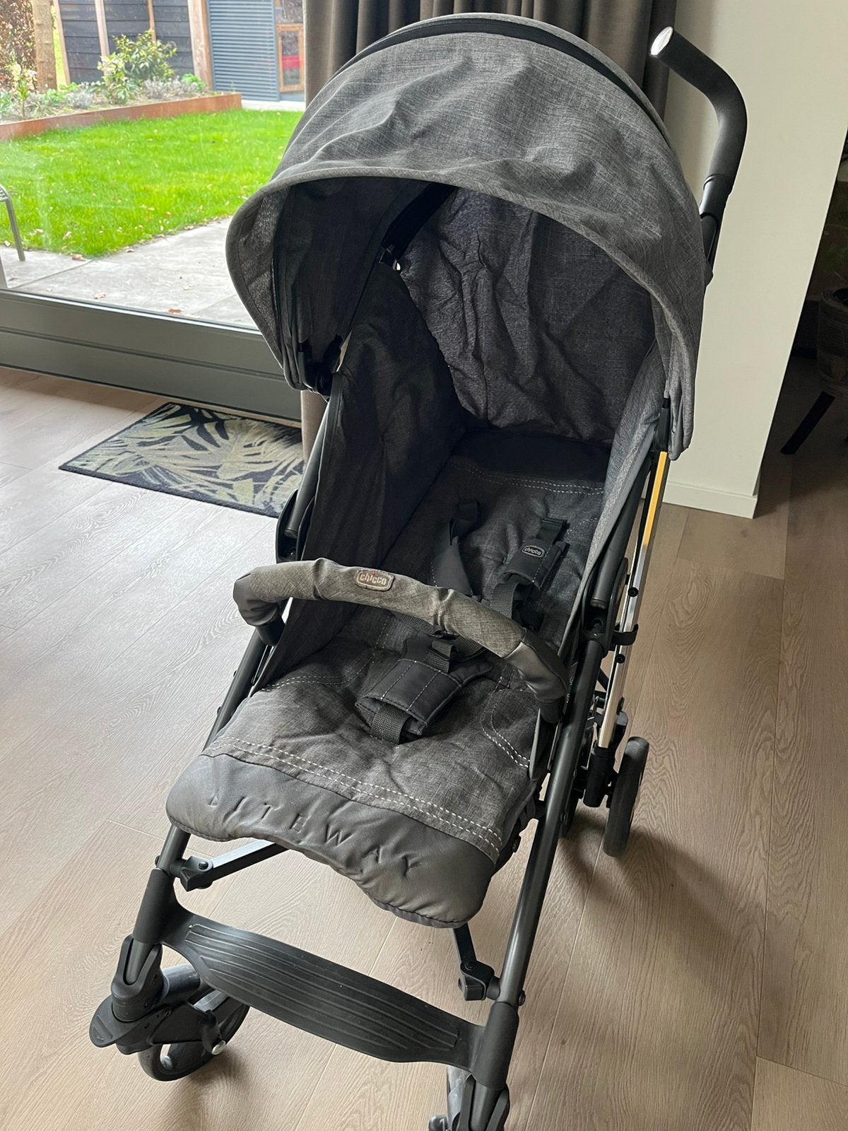Chicco Liteway buggy met regenhoes, Kinderen en Baby's, Buggy's, Ophalen, Gebruikt, Verstelbare rugleuning