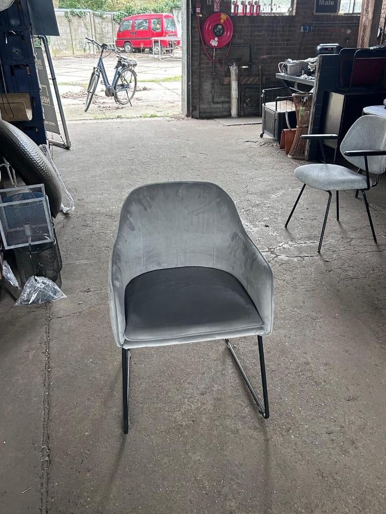 2 eetkamerstoelen lichtgrijs outlet korting, Ophalen, Twee, Zo goed als nieuw, Grijs