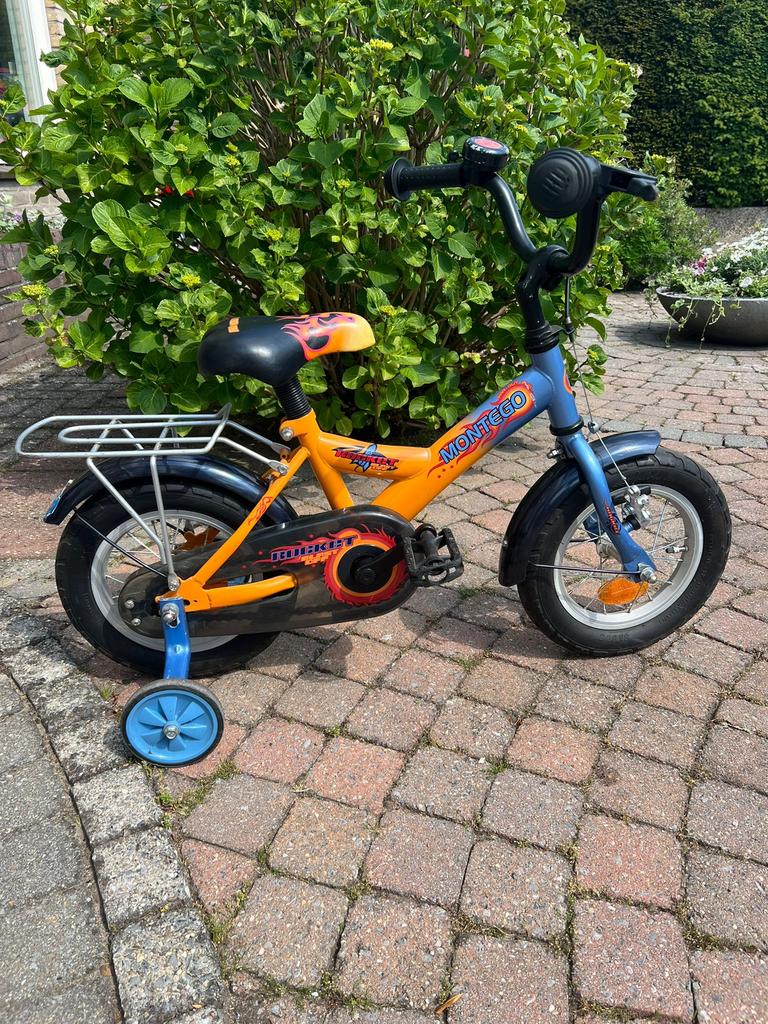 Montego kinderfiets met zijwieltjes - Oranje/Blauw zgan, Zijwieltjes, 16 tot 20 inch, Velgrem, Ophalen of Verzenden