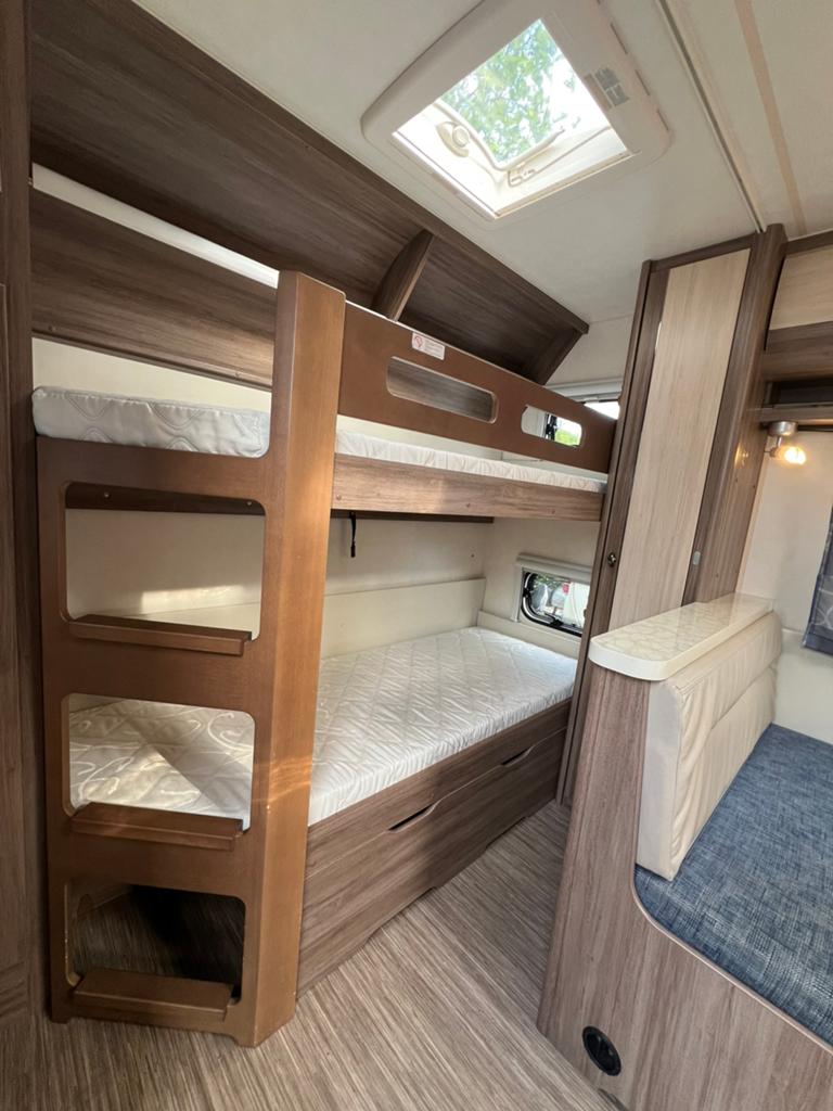 Hobby 540 KMFe | Stapelbed | 2015 | Mover | Voortent, Mover, Stapelbed, Hobby, Tot en met 6