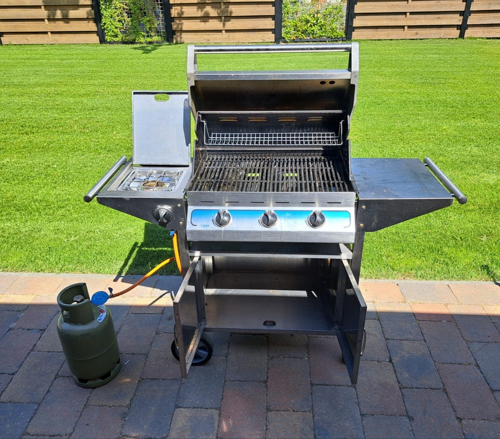 Cadac gasbarbecue met 3 branders en zijbrander, Ophalen, Gebruikt, Cadac