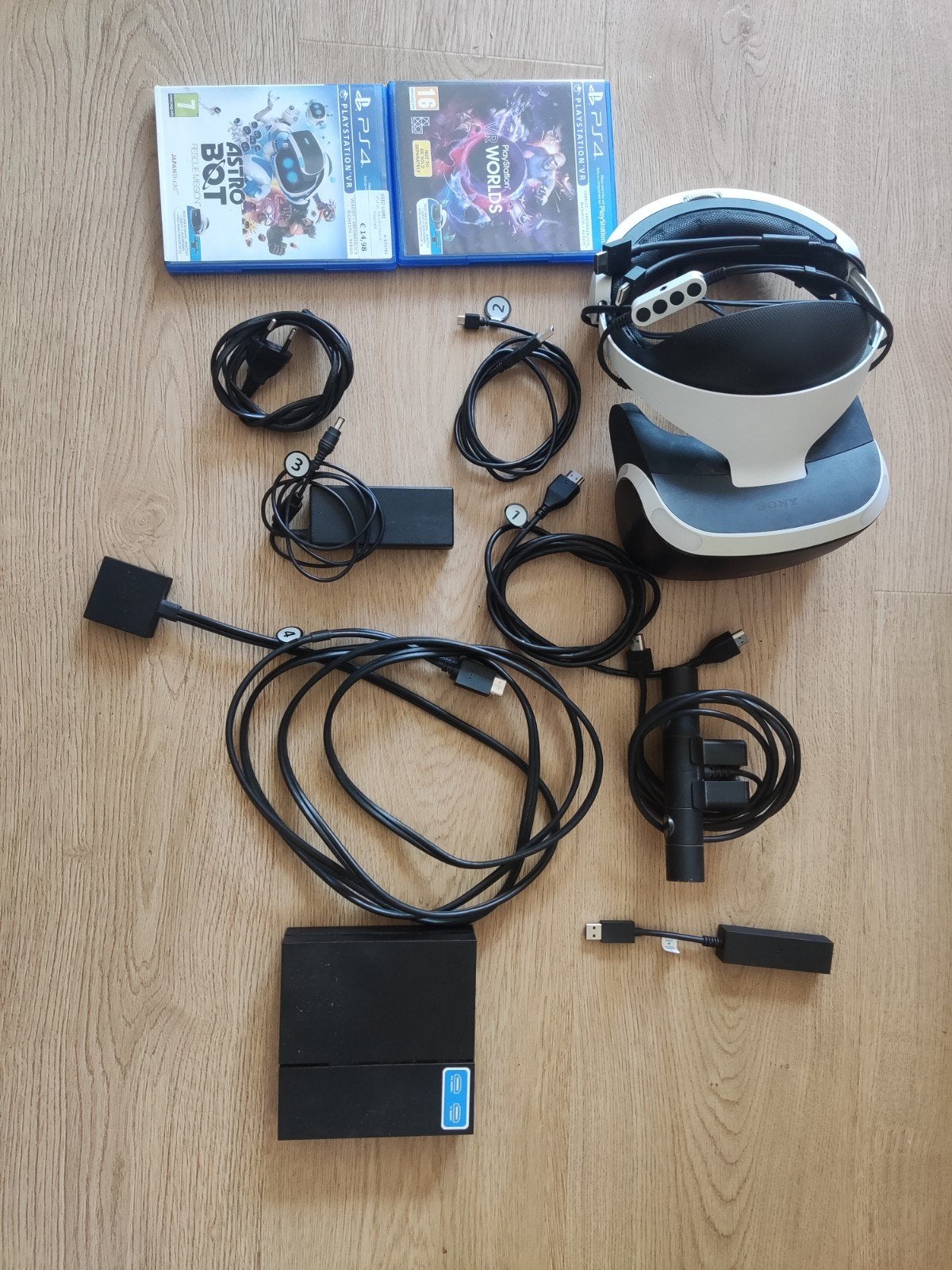 Sony PlayStation VR-bril met 2 games, camera en alle kabels, Ophalen, Zo goed als nieuw, VR-bril, Sony PlayStation