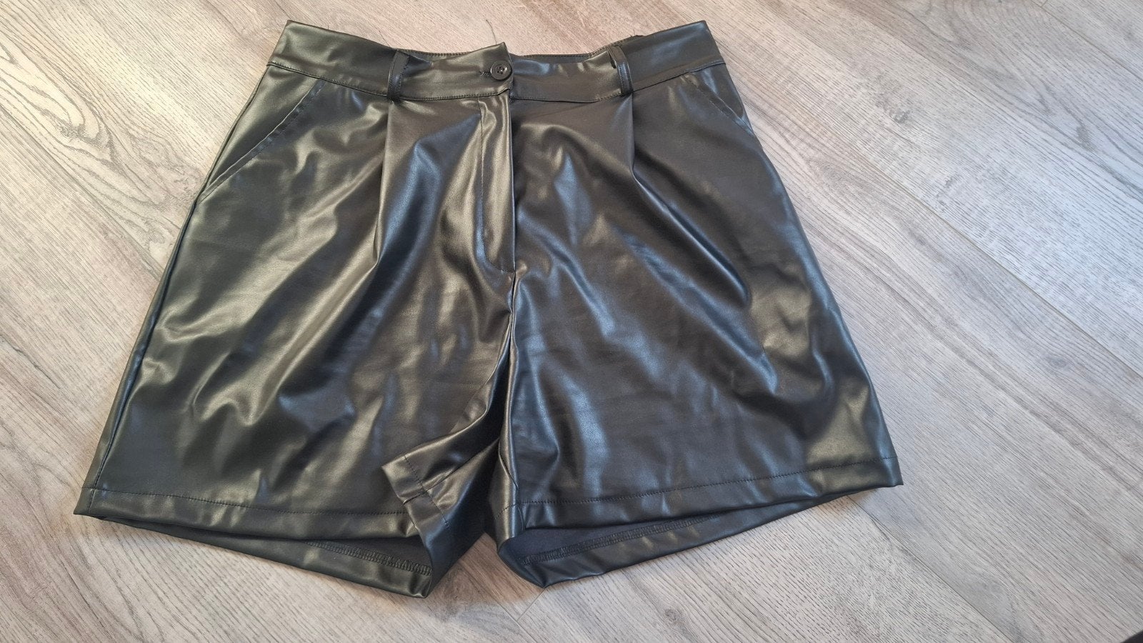 Leren short, Kleding | Dames, Shein, Ophalen of Verzenden, Nieuw, Zwart