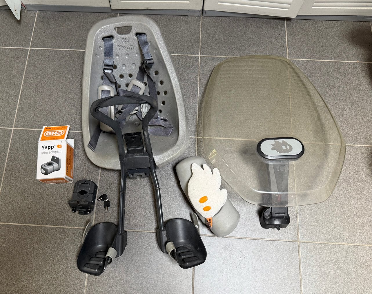 Yepp fietsstoeltje voorzitje met extra adapter, Fietsen en Brommers, Fietsaccessoires | Fietsstoeltjes, Ophalen, Gebruikt, Voorzitje