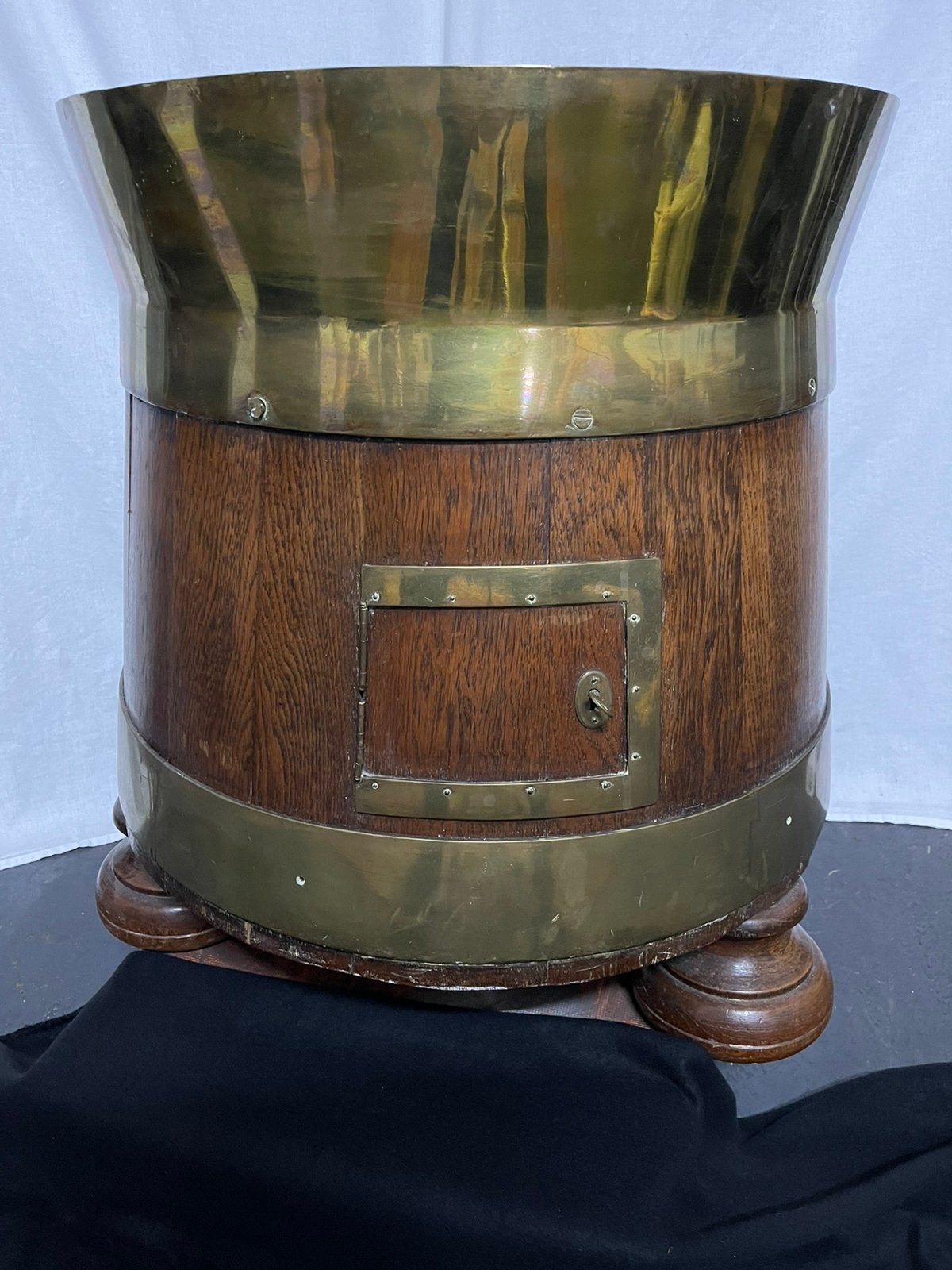 Salontafel / Wijnvat / Bijzettafel oud Zie de Advertentie !!, Ophalen, Gebruikt