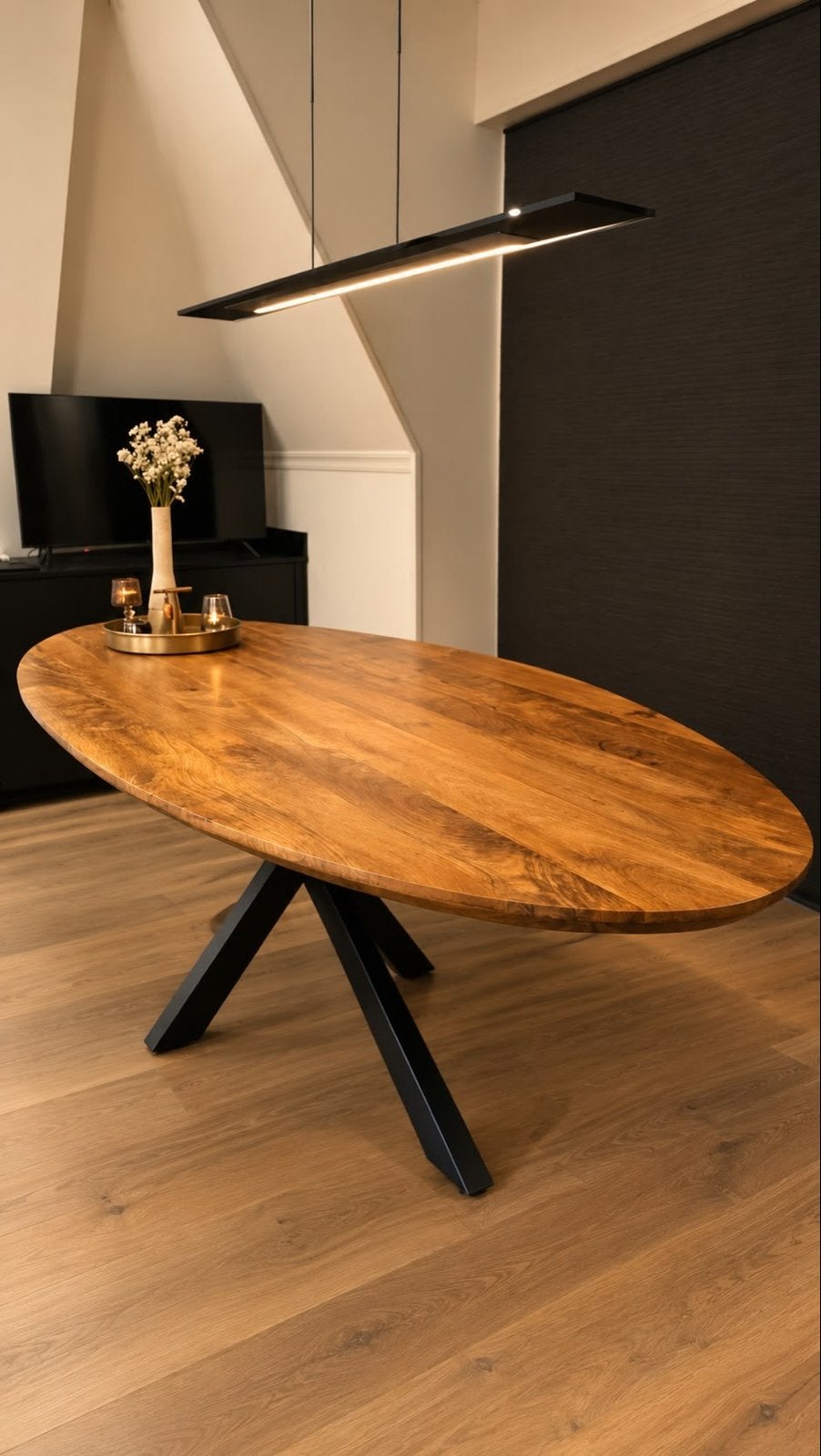Ovale eettafel mangohout met zwart metalen onderstel, Huis en Inrichting, Ophalen, 100 tot 150 cm, Vijf personen of meer, Ovaal