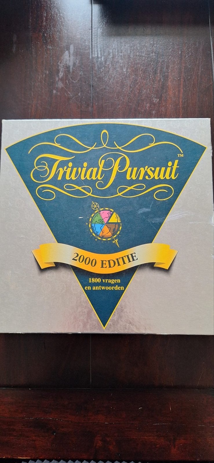 Trivial Pursuit 2000 Editie Bordspel, Hobby en Vrije tijd, Gezelschapsspellen | Bordspellen, Drie of vier spelers, Ophalen of Verzenden