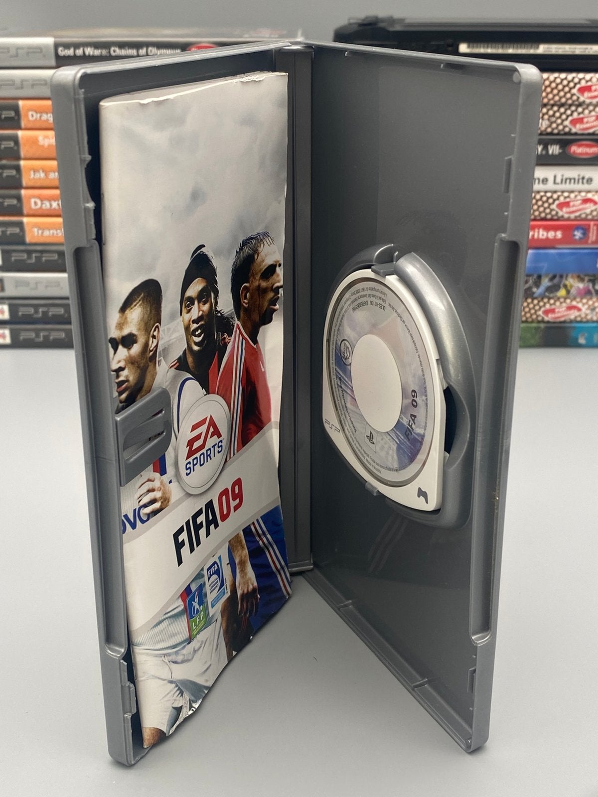 FIFA 09 - PSP PlayStation Portable Game - Compleet, 2 spelers, Ophalen of Verzenden, Vanaf 3 jaar, Sport