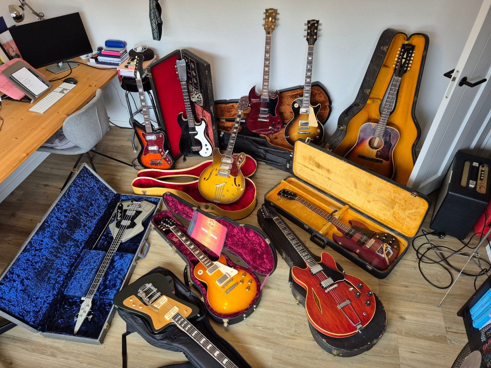 Gitaar collectie vintage/high end. Gibson Harmony Burns etc