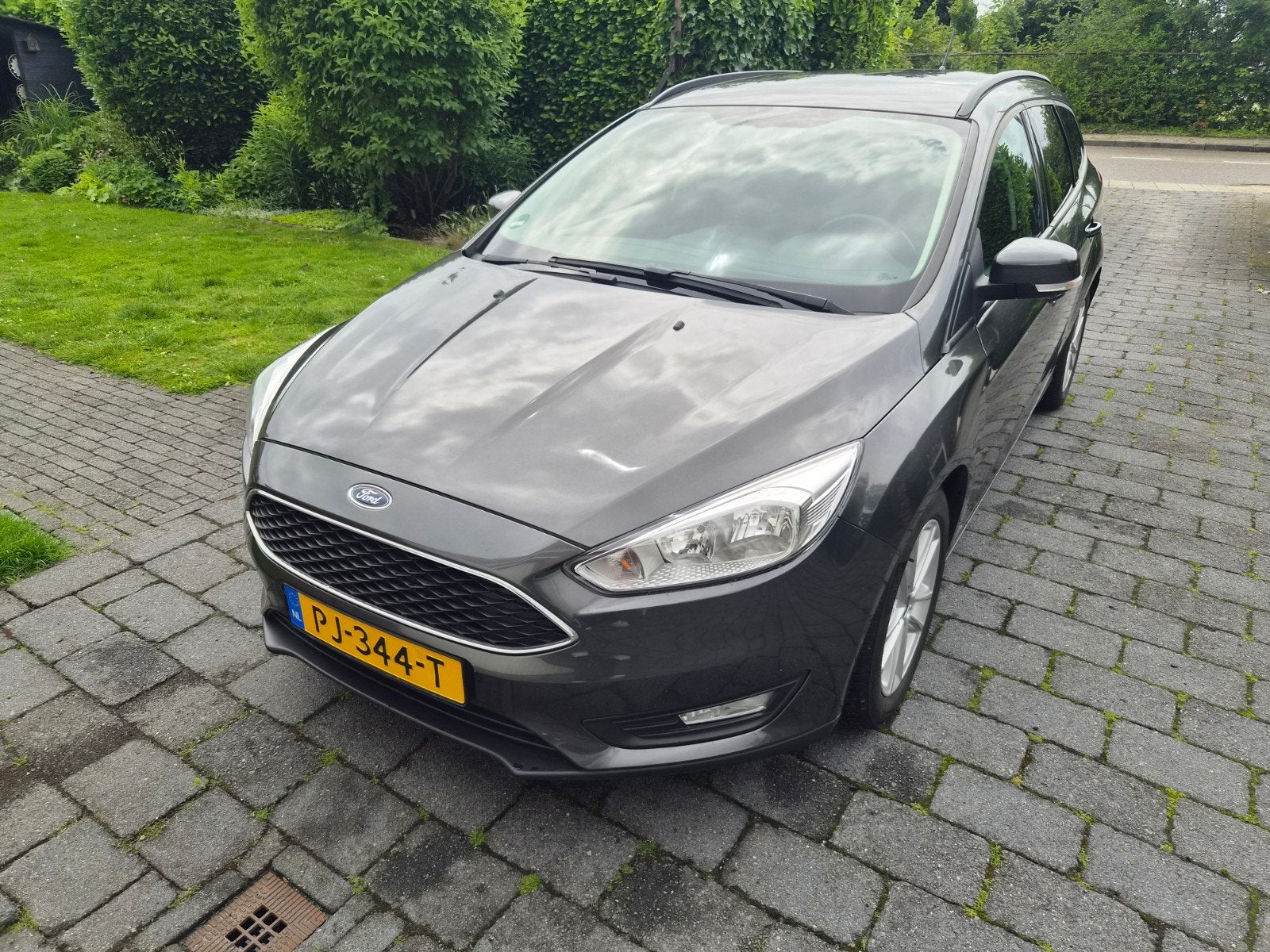 Ford Focus 1.0 Ecoboost 125pk 2017 Grijs, Auto's, Ford, 125 pk, Origineel Nederlands, Handgeschakeld, 1216 kg