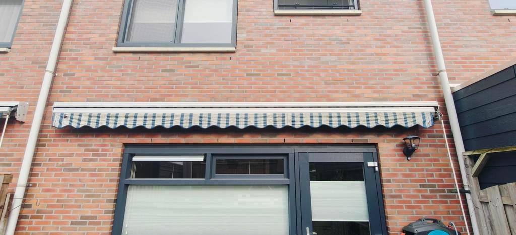 Knikarmscherm - Blauw/Wit gestreept - Goede staat, 150 tot 300 cm, Ophalen, Gebruikt, Knikarmscherm