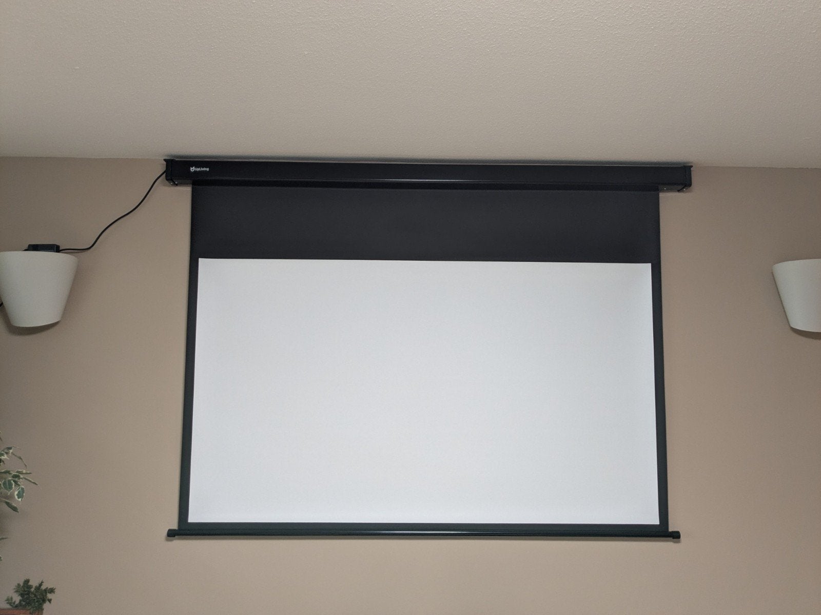 Projectiescherm elektrisch 16:9, Ophalen, Nieuw