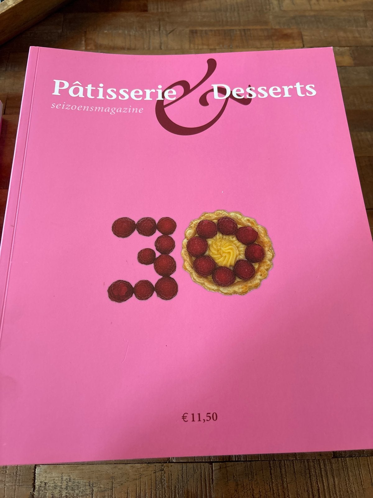 Pâtisserie & Desserts Seizoensmagazine - Editie 30, Ophalen of Verzenden, Zo goed als nieuw, Europa, Taart, Gebak en Desserts