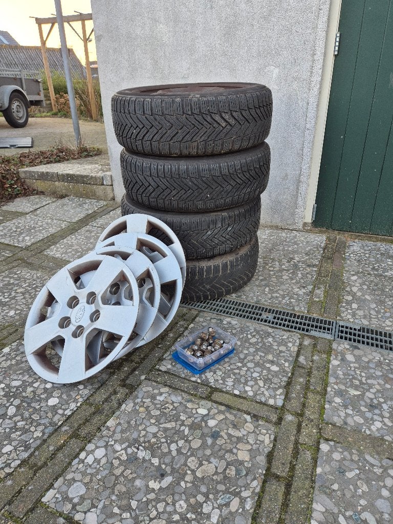 Michelin winterbanden 195/65 R15, Ophalen, Gebruikt, 15 inch, Banden en Velgen