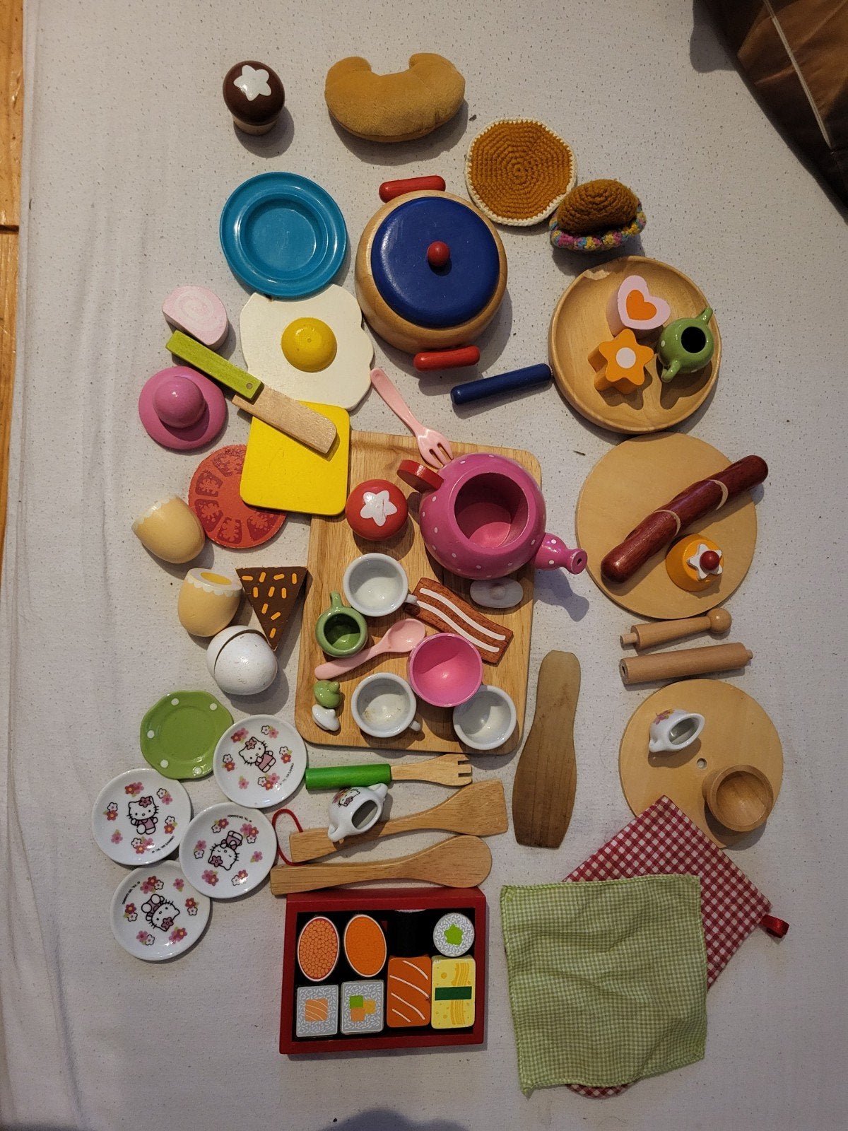 Grote set houten en Hello Kitty speelgoedkeuken, Ophalen