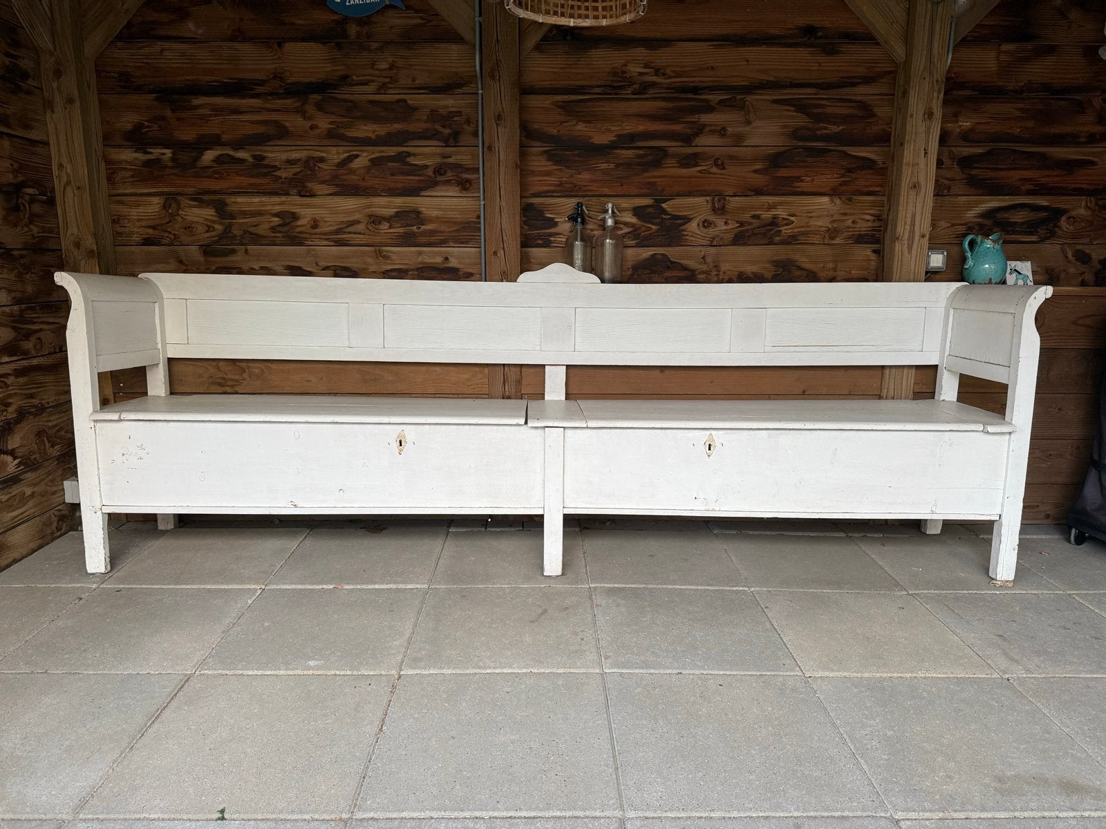 Authentieke brocante witte kerkbank met opbergvakken, Ophalen