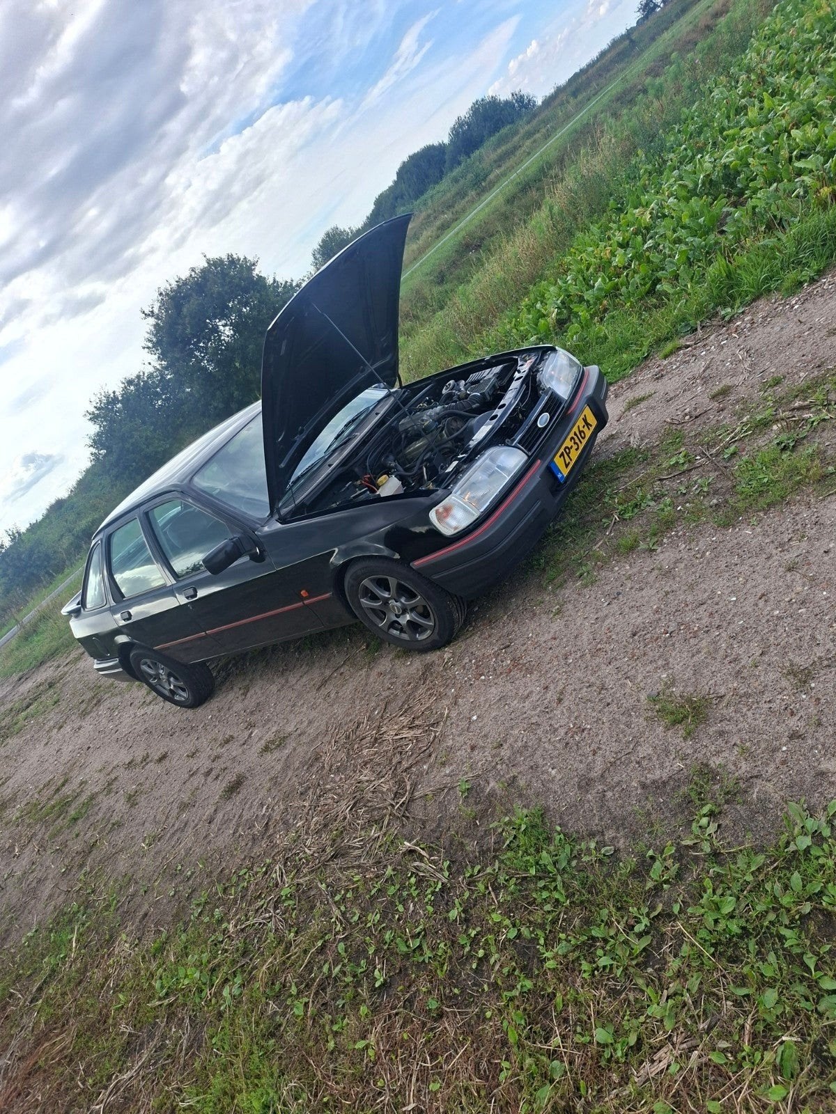 Ford Sierra 2.0i CLX APK tot 7-9-2028 Nieuwe distributie, foto 4