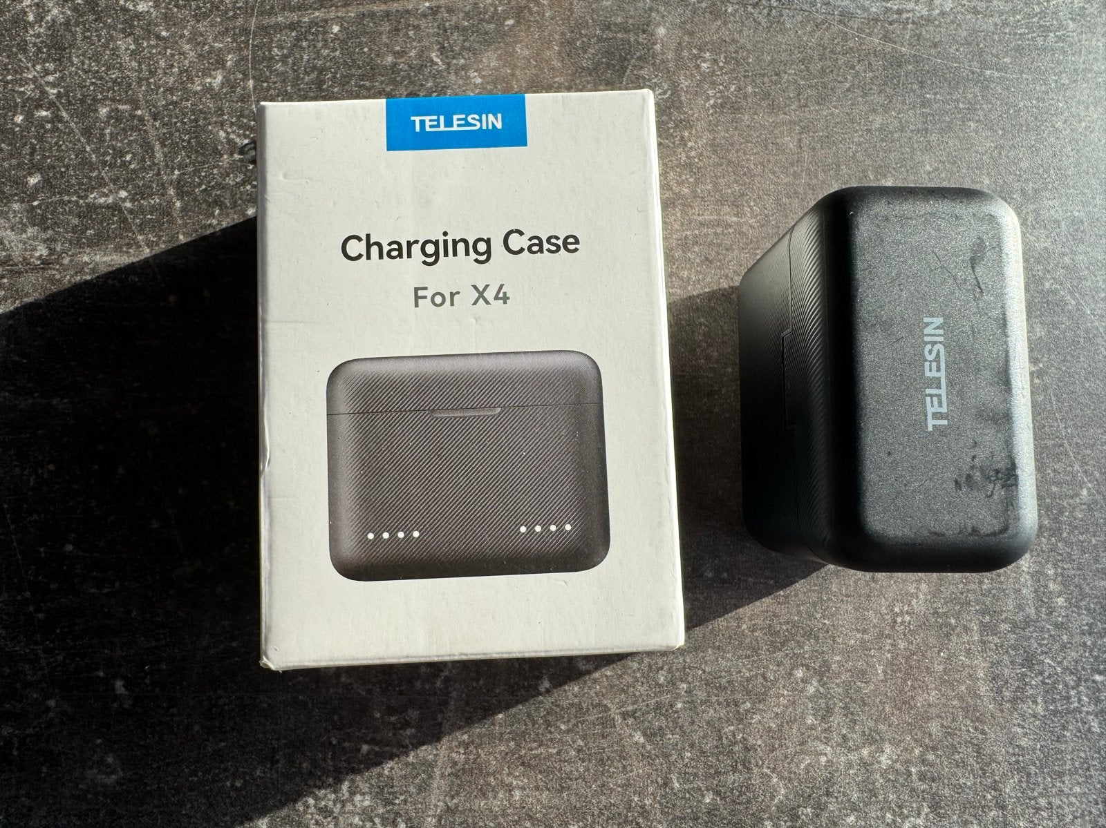 Telesin Charging Case voor X4 - Acculader, Audio, Tv en Foto, Zo goed als nieuw, Overige merken, Acculader, Geschikt voor twee batterijen