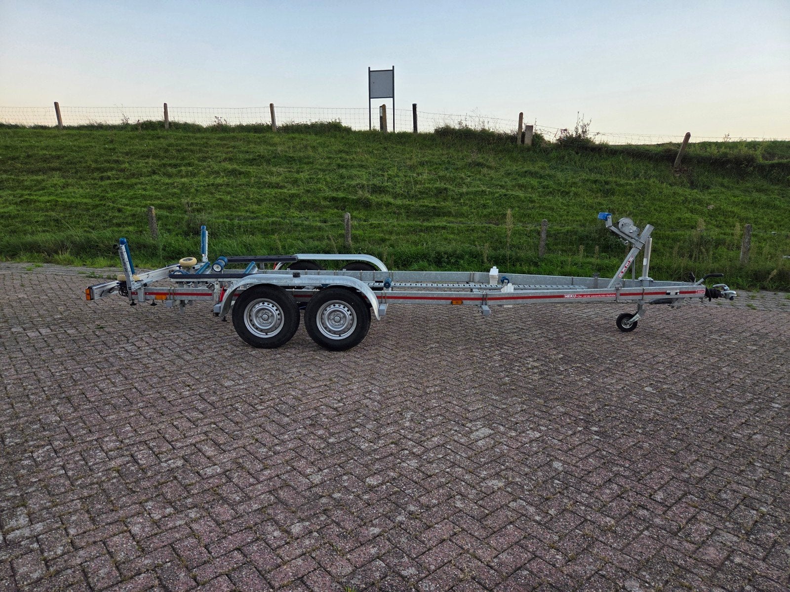 Boottrailer tandemasser 2000kg bouwjaar 2022 Heku, Auto diversen, Ophalen, Zo goed als nieuw, Info@heku-fahrzeugbau.de, HEKU