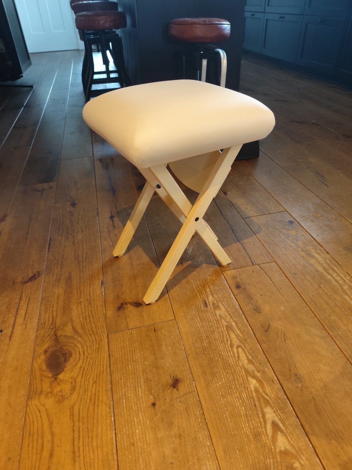 Pedicure kruk - ideaal voor ambulante pedicure, Ophalen