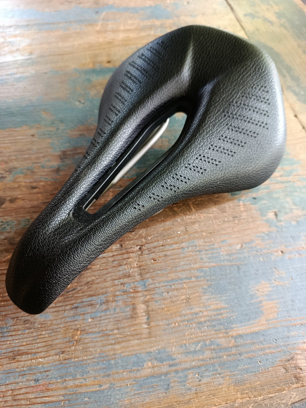 Fietszadel - Zwart, Lichtgewicht, Comfortabel, Fietsen en Brommers, Ophalen of Verzenden, Nieuw, Gravelbike, Zadel