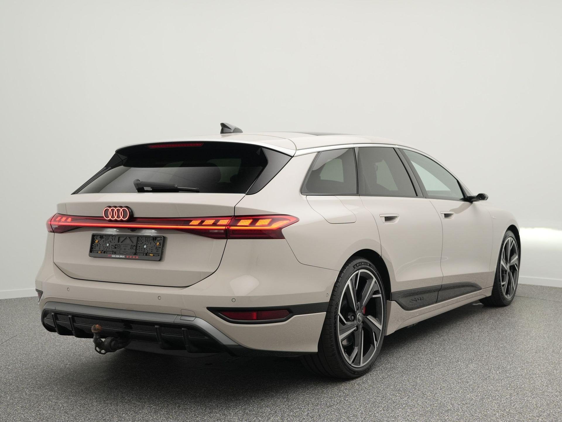 Audi A6 Avant e-tron S edition 83 kWh 286pk | Luchtvering |, Automaat, Achterwielaandrijving, Gebruikt, Zwart