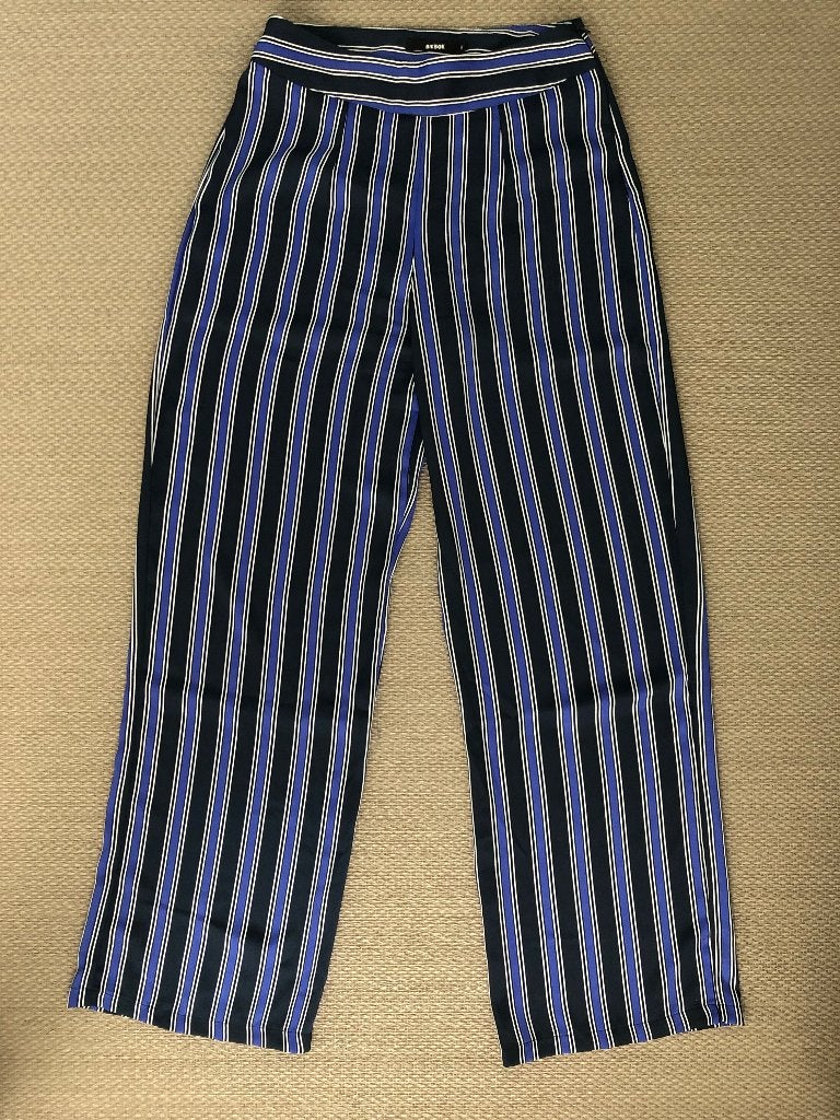 Blauw gestreepte broek maat M., Maat 38/40 (M), Blauw, Bikbok, Nieuw