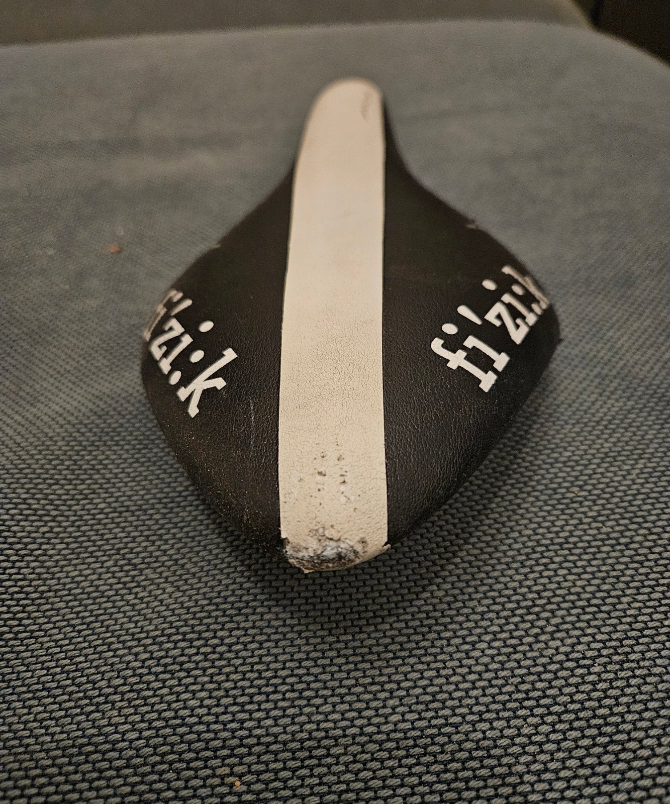Fizik Arione fietszadel - Gebruikt, Gebruikt, Overige materialen, Ophalen of Verzenden, Zadel