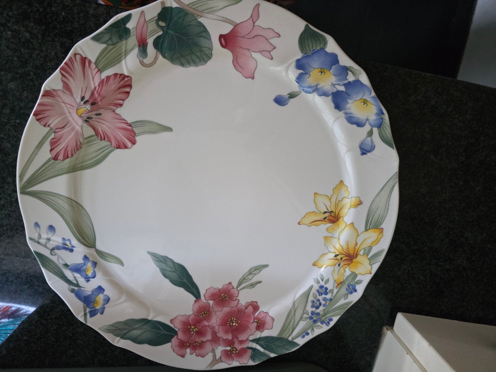 Villeroy & Boch Flora Bella serveerschaal - Zo goed als nieu, Ophalen of Verzenden, Overige stijlen, Porselein, Schaal of Schalen