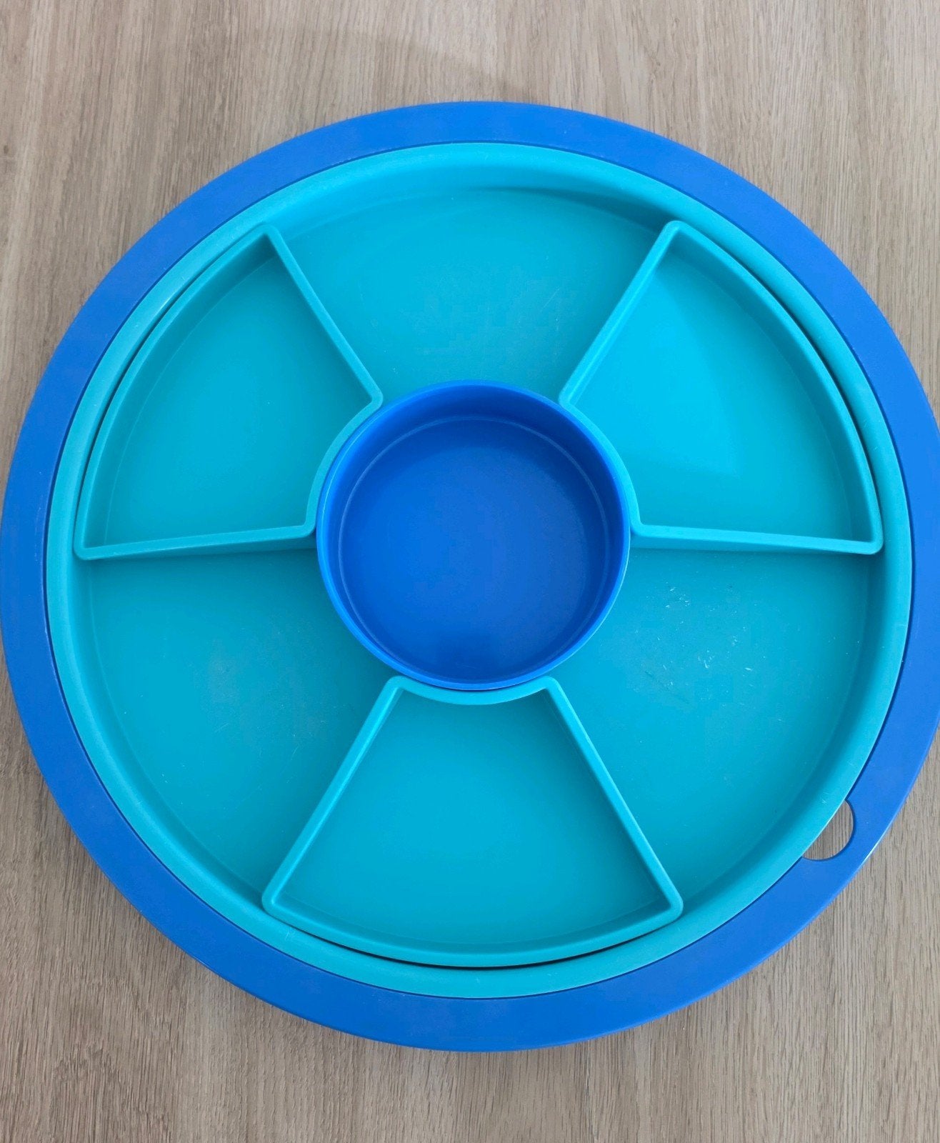 Tupperware hapjesschaal, Huis en Inrichting, Keuken | Tupperware, Ophalen of Verzenden, Zo goed als nieuw, Met compartimenten