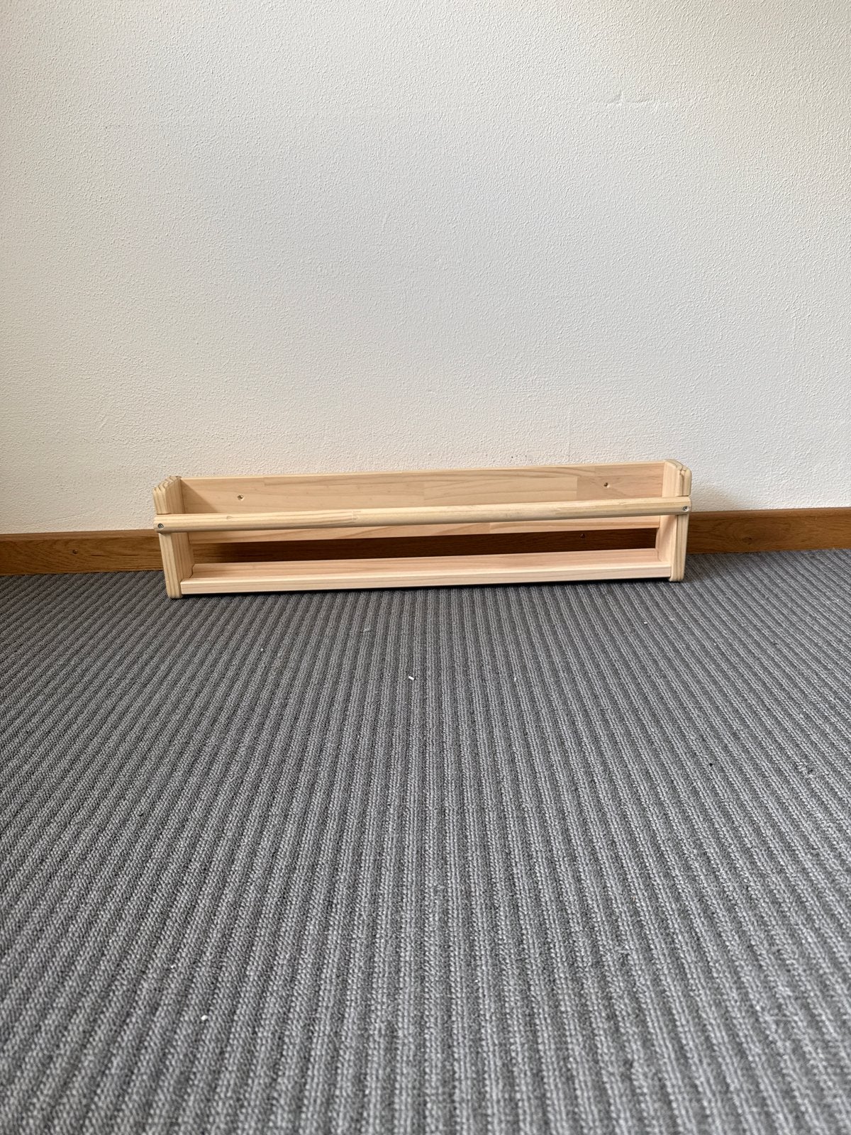 Ikea boekensteun voor aan de muur - Ongelakt hout, Huis en Inrichting, Met plank(en), Minder dan 50 cm, Ophalen of Verzenden, Zo goed als nieuw