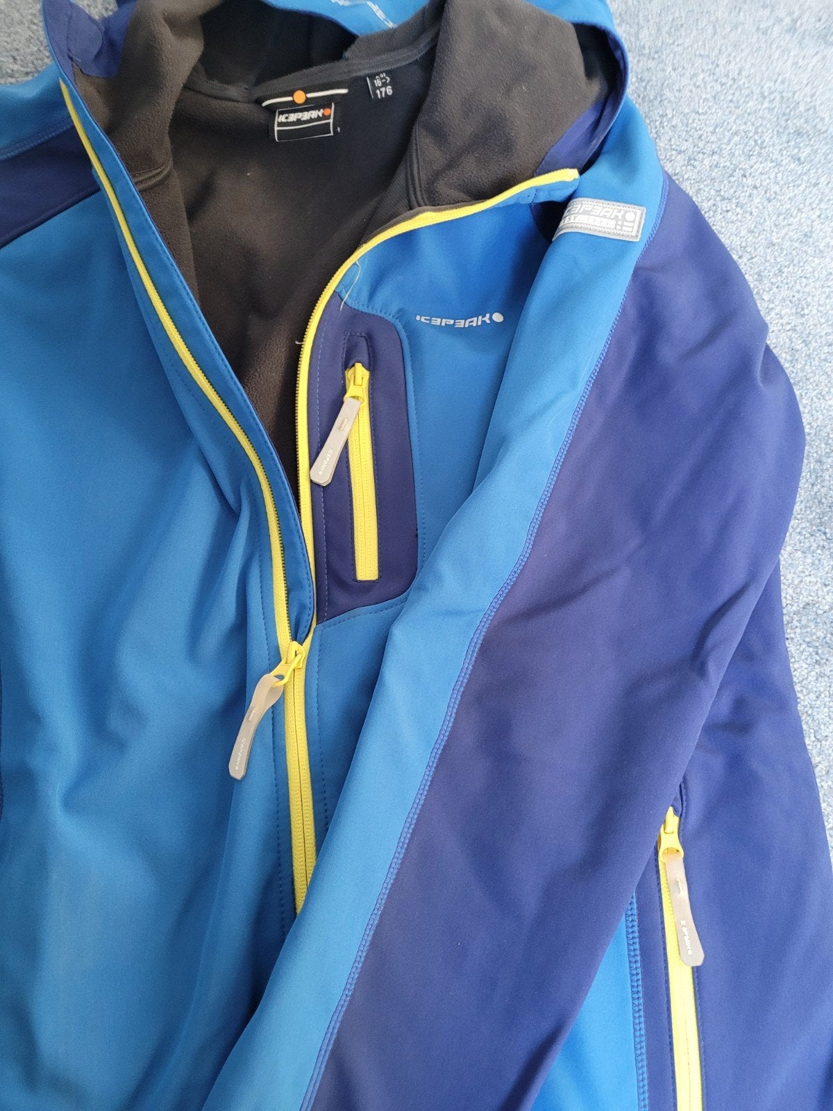 Icepeak Softshell Jas Maat 176 - Blauw/Donkerblauw, Gebruikt, Jongen of Meisje, Ophalen of Verzenden, Icepeak