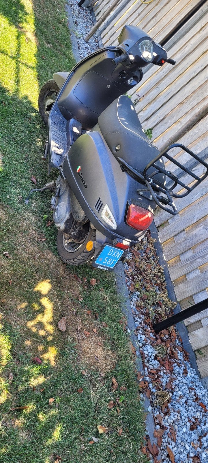 Senzo Rivalley scooter - Grijs, Fietsen en Brommers, Scooters | Overige merken, Ophalen, Gebruikt, Senzo, Benzine