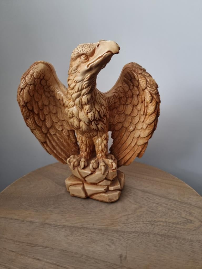 Adelaar beeldje - gedetailleerd en majestueus, Verzamelen, Beelden en Beeldjes, Ophalen of Verzenden