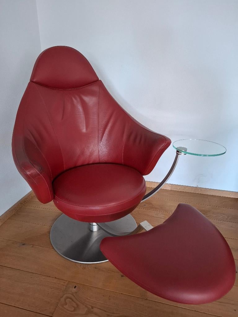 STOEL rood leer met hocker en tafeltje, Ophalen, Modern design, Gebruikt, Leer
