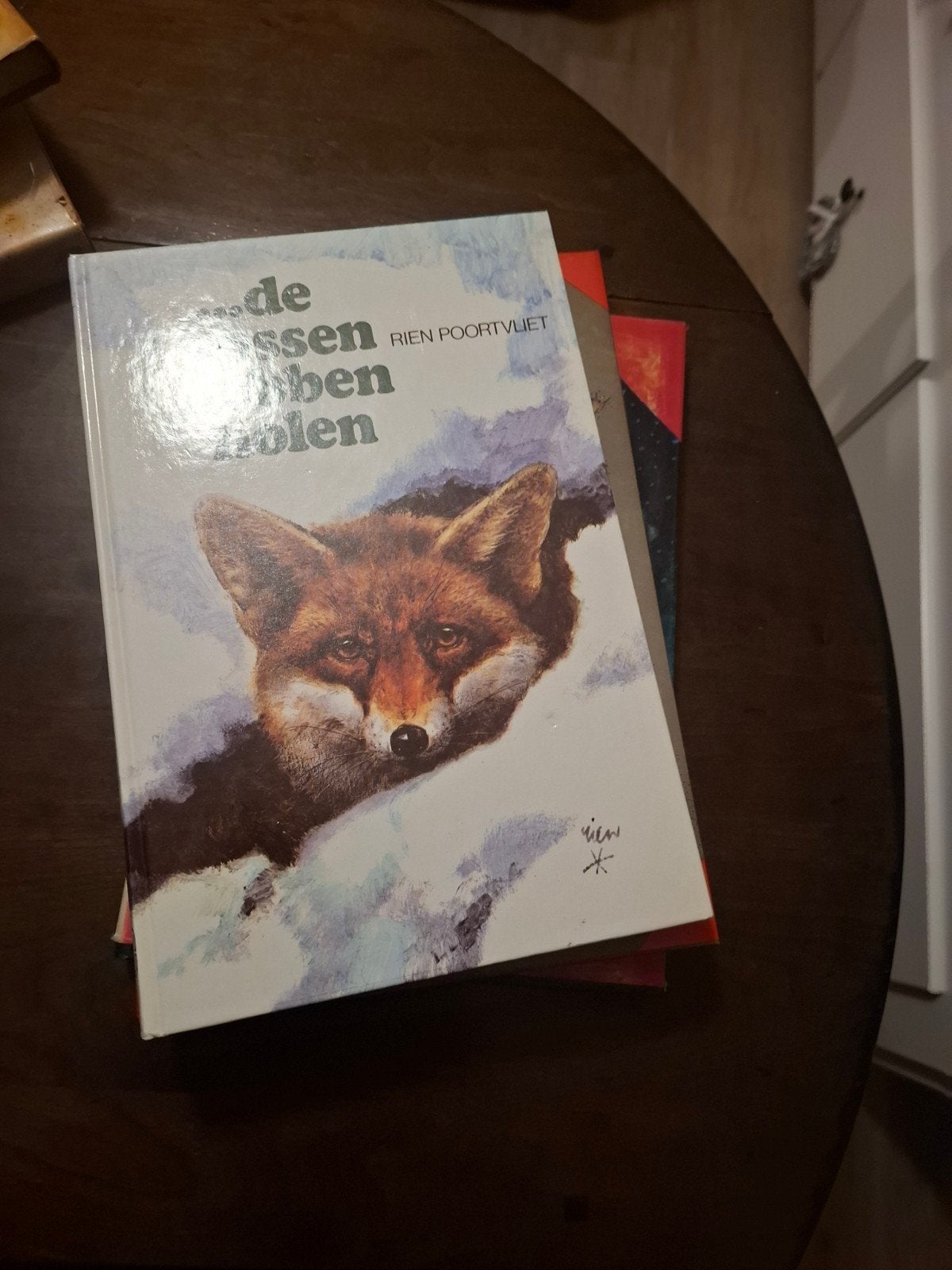 De vossen hebben Holen - Rien Poortvliet, Ophalen of Verzenden, Gelezen, Natuur algemeen, Rien Poortvliet