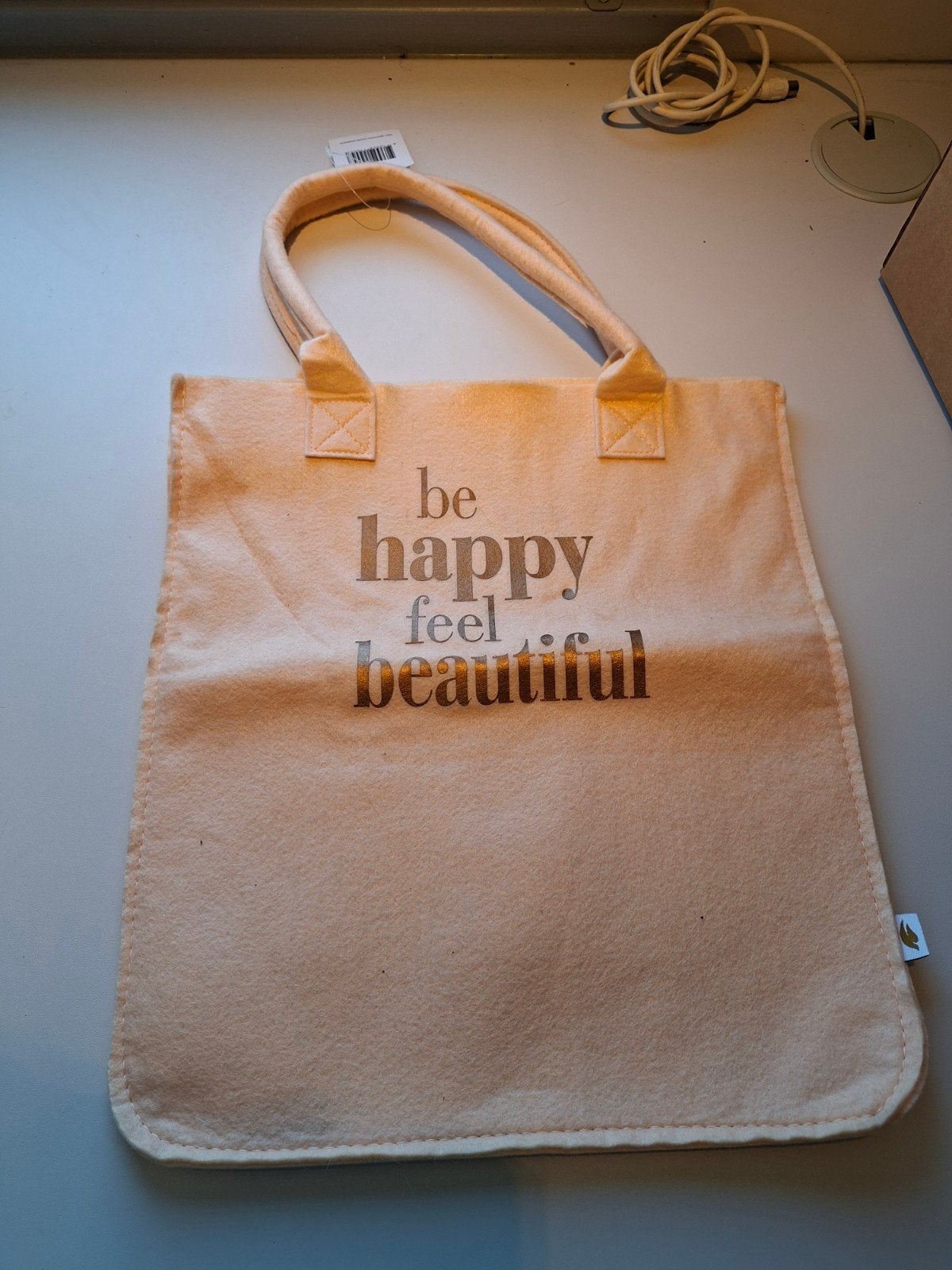 Beige vilten tasje met inspirerende tekst, Ophalen of Verzenden, Nieuw, Beige, Shopper