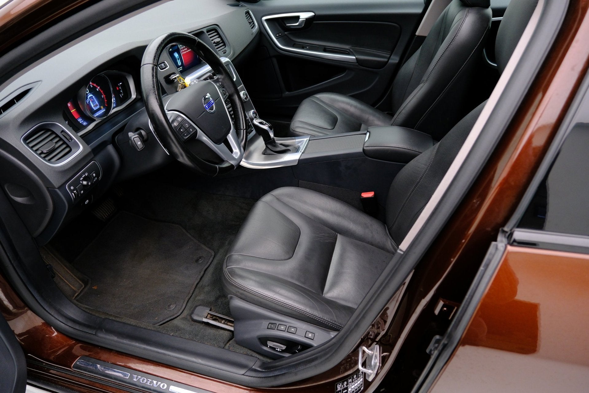 Volvo V60 Cross Country 2.0 T5 245pk Nordic+ Aut. Pano|Leder, Auto's, Dealer onderhouden, Gebruikt, Euro 6, 4 cilinders