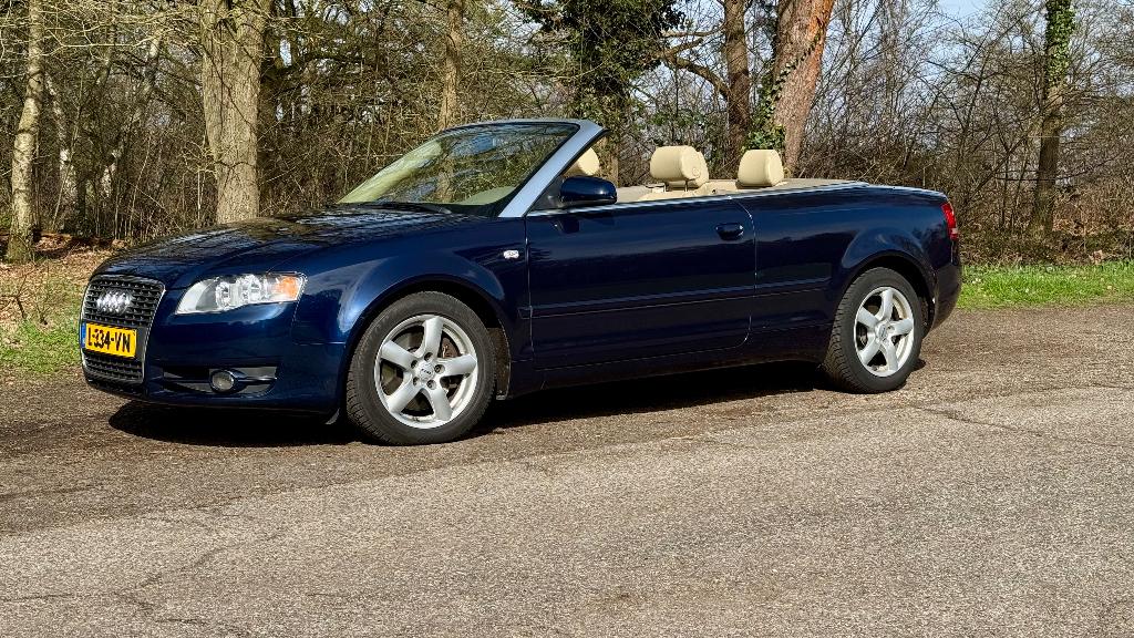 Audi A4 1.8 Cabrio 2006 Blauw in prijs verlaagd nu €5.250,-!, Voorwielaandrijving, Beige, 4 cilinders, Cabriolet