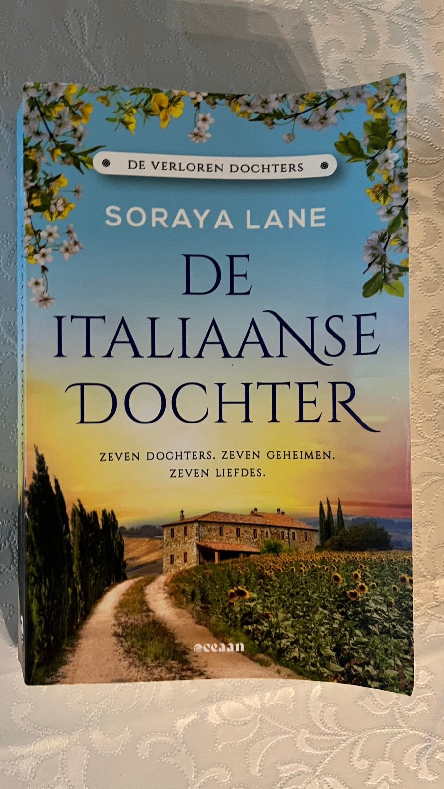 De Italiaanse dochter - deel 1 - Soraya Lane, Ophalen of Verzenden, Zo goed als nieuw