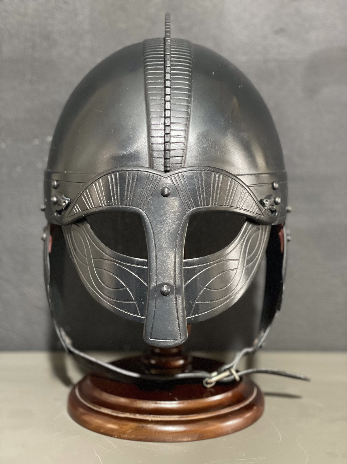 Viking helm, dik staal, binnenvoering en leder kinriem., Verzamelen, Ophalen of Verzenden, Landmacht, Helm of Baret